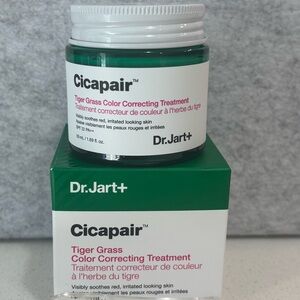 Dr. Jart+ Cicapair Tiger Grass Color Correcting Treatment